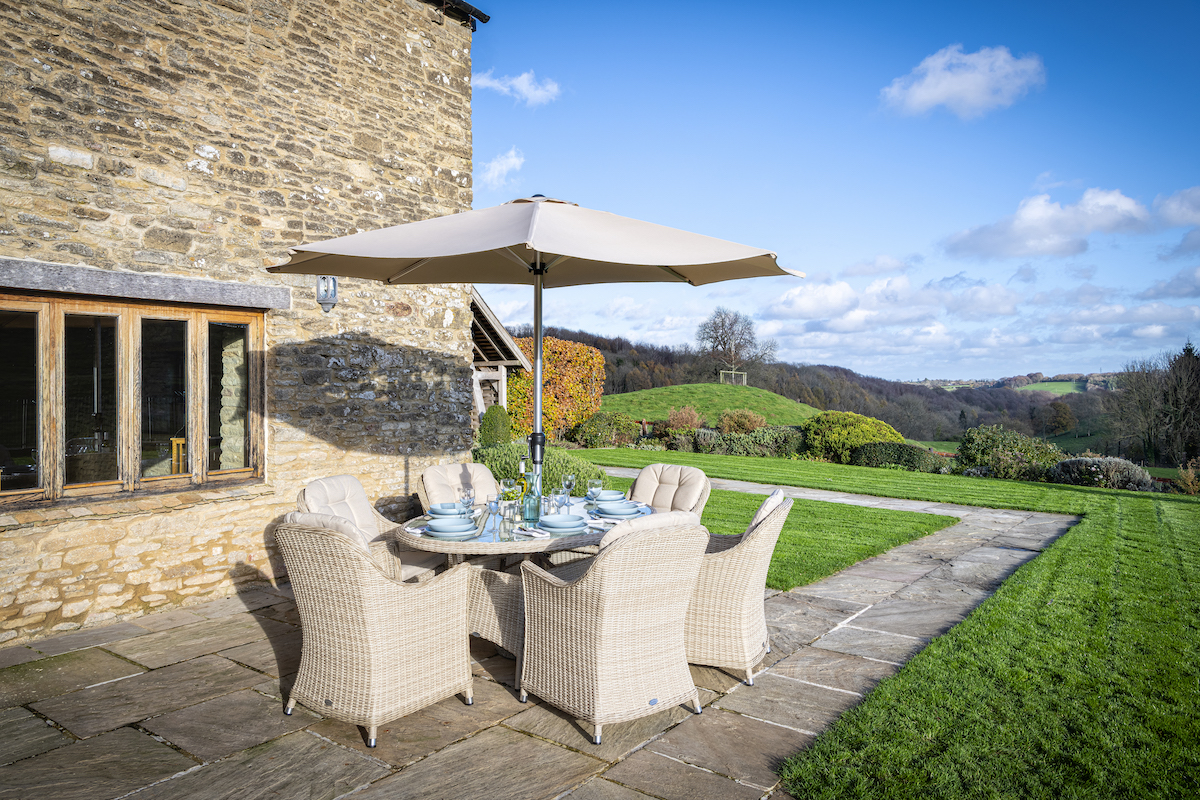 Monterey elliptical dining table